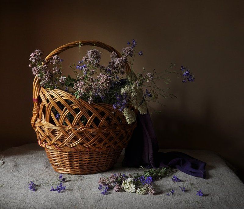 лето, июнь, душица, бессмертник, тысячелистник полевых цветов корзинаphoto preview