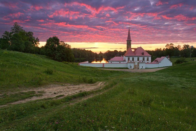 гатчина, приоратский дворец, черное озеро, закат Приоратский дворец в Гатчине фото превью