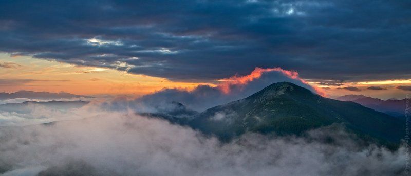 Гора Синяк на закатеphoto preview