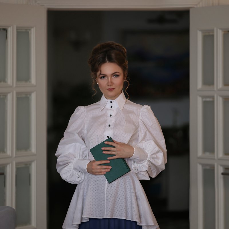 ретро, Наташа Ростова, девушка с книгой, 19 век, книга photo preview