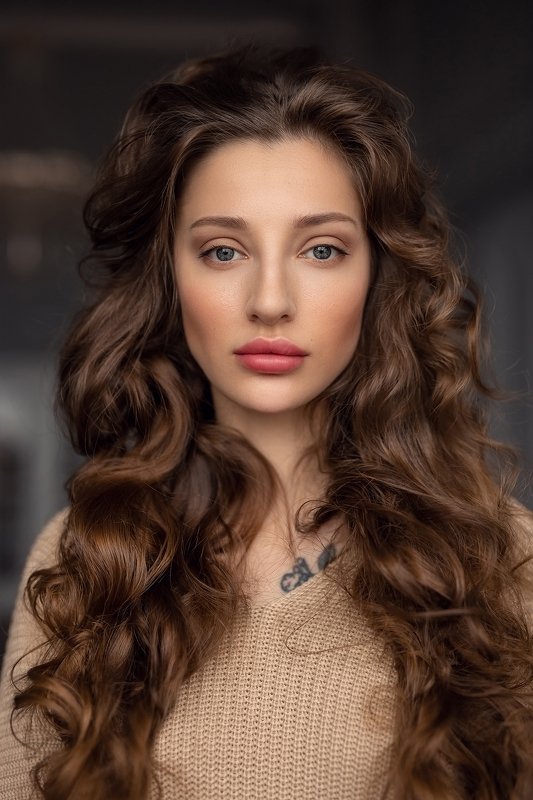 Женские портретыphoto preview