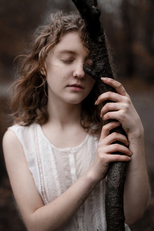 Девушка В Шуваловском лесуphoto preview