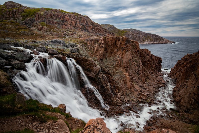 Водопад Малого Батарейного озера. Мурманская областьphoto preview