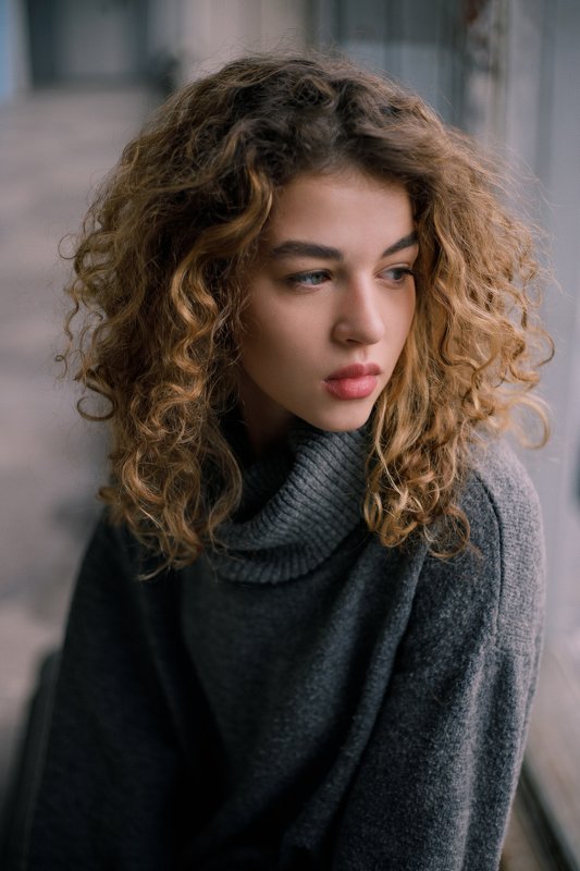 portrait, портрет, girl, film, kodak, portraiture, indoor, девушка, молодость, октябрь, ламповый, retouch, ретушь, цвет, cinematic, нежность Alicephoto preview