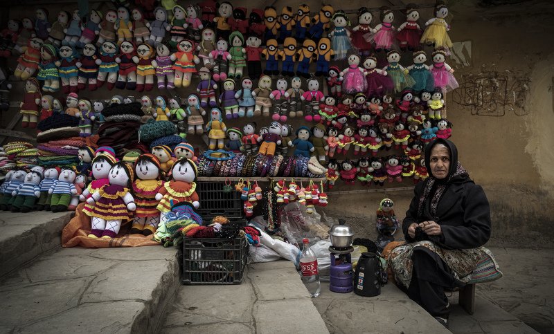 Saleswoman dollsphoto preview