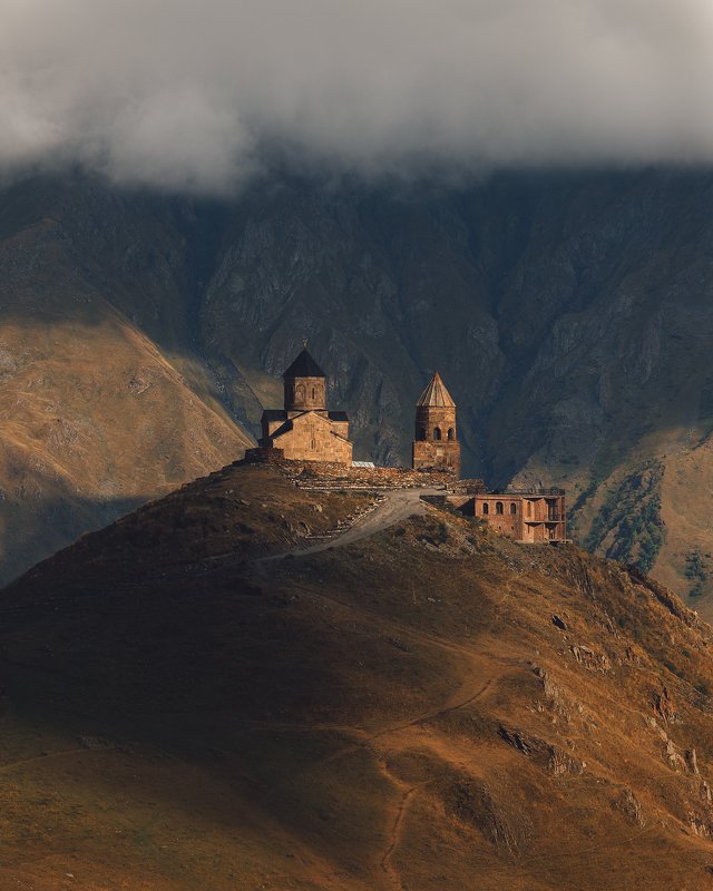 троицкая церковь грузия, казбеги, степанцминда, гергети, грузия, казбек Казбегиphoto preview