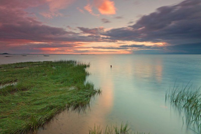 По траве к закатуphoto preview