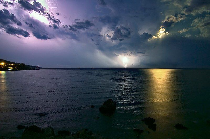 луна, ночь, гроза,  крым, бухта ласпи Ночная гроза в бухте Ласпиphoto preview