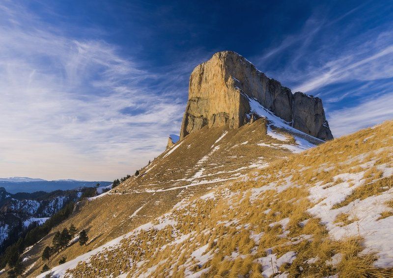 БРОСАЯ ВЗГЛЯД  ( ТАК И МАНИТ ОН ОБРАТНО)photo preview