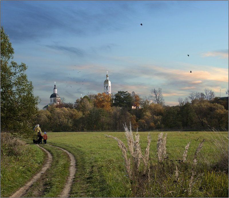 храм, верующие, клыково, спас, нерукотворный монастырь Где то в Россииphoto preview