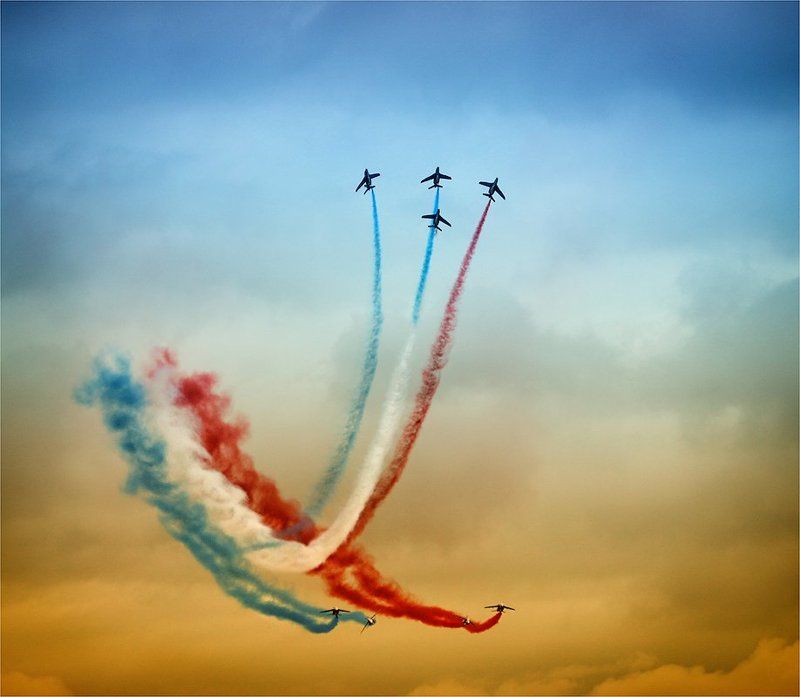 самолеты, полеты триколлорphoto preview