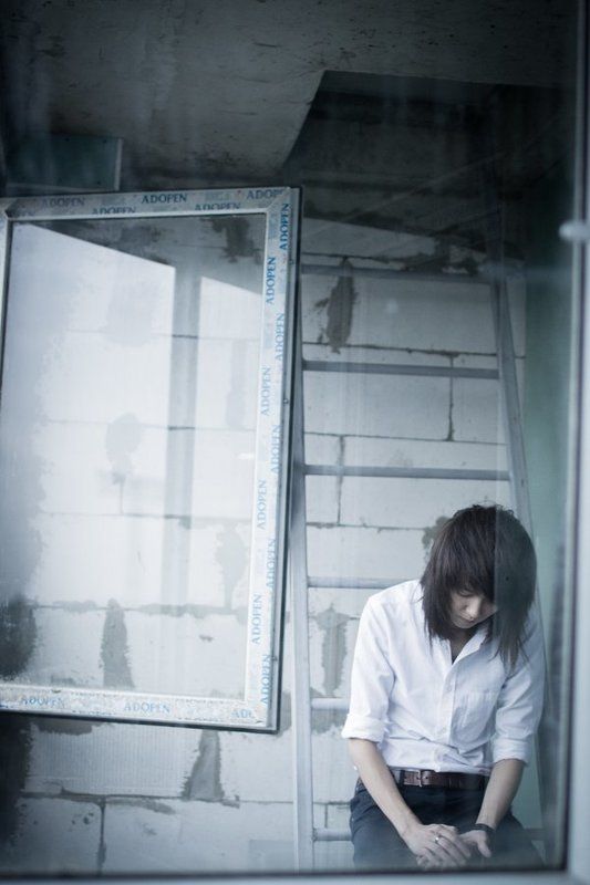 portrait,портрет,girl,девушка,urban,город,городской портрет,дом,окно Ютаphoto preview