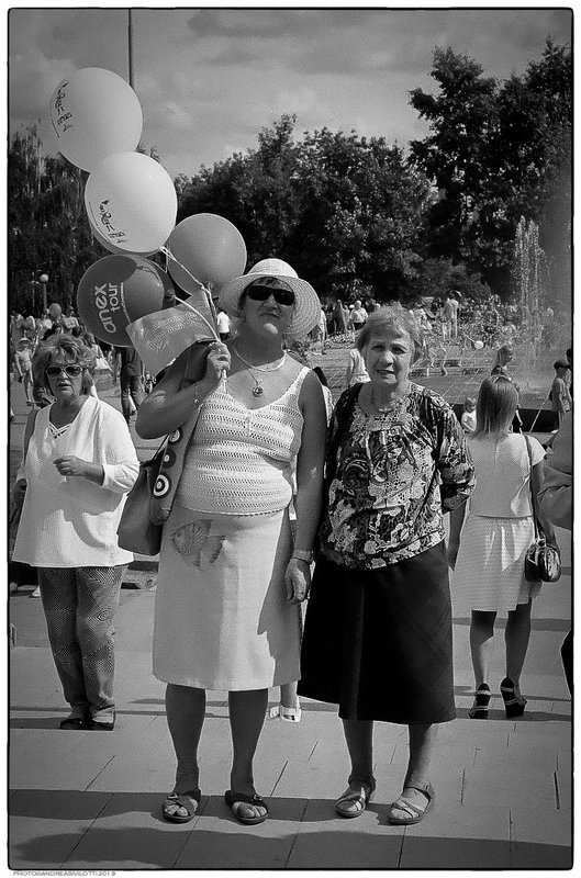 Photo Street B/W City Leica TMax In giro per Ekaterinburgphoto preview