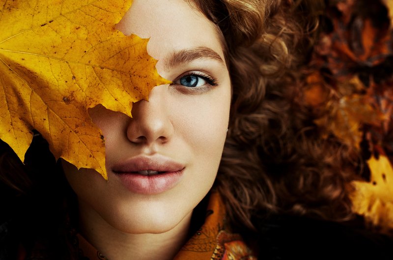 Autumn portraitphoto preview