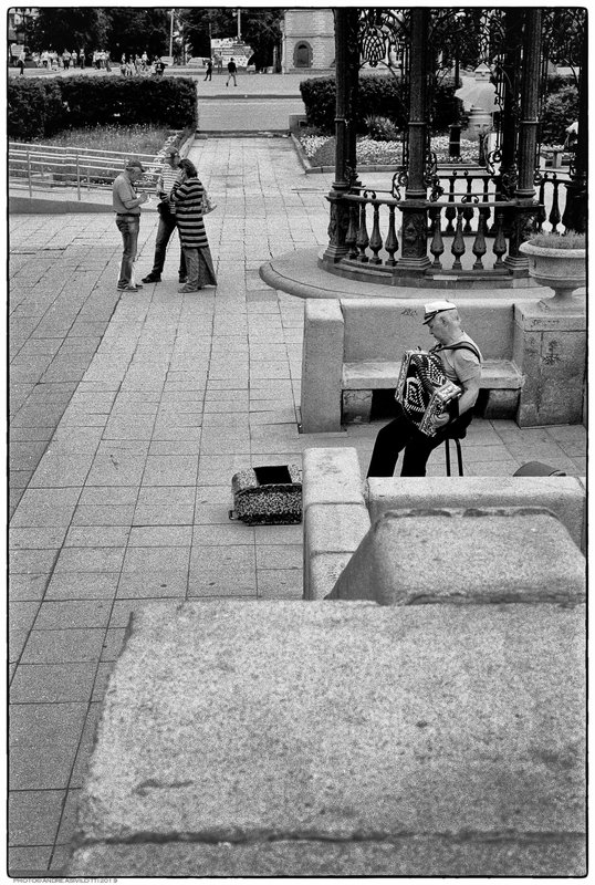 Photo Street B/W City Leica TMax In giro per Ekaterinburgphoto preview