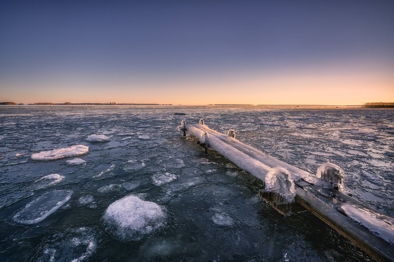 Blue, Blue Sky, bridge, floe, gantry, glitter, glittering Islands, Heap, hillock, Horizon, ice, Ice Floe, icicles, Islets, Jetty, lake, Lake Hjälmaren, Ludwig Riml  Photography, morning, outdoors, Pier, pile, Puddle, Rock, Sky, Snow, Snowcapped, Sparkle,  Glittering Lightphoto preview