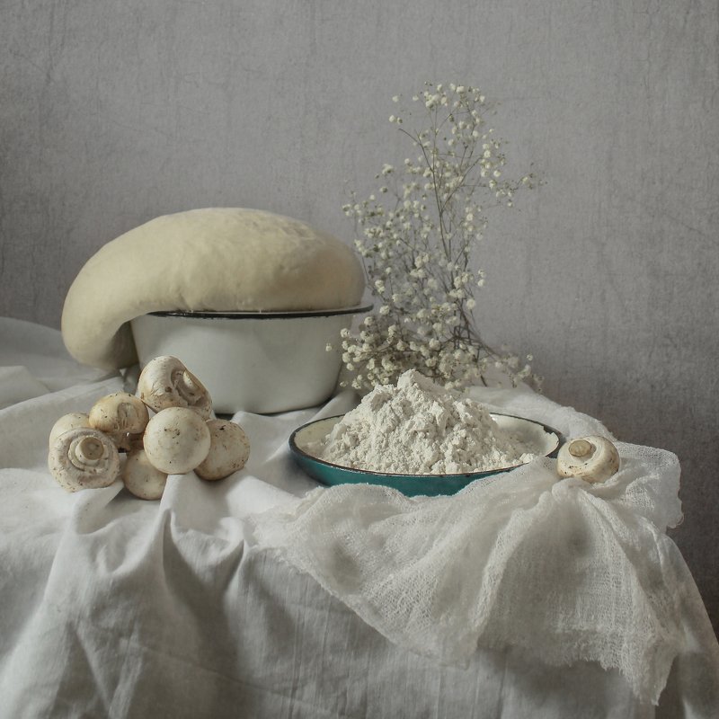 натюрморт, still life, Натюрморт с тестом и шампиньонами фото превью