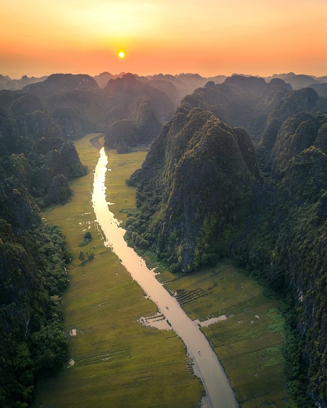 #autumn #Vietnam #NinhBinh #Ripe rice #river #boat #Mountain Autumn Farphoto preview