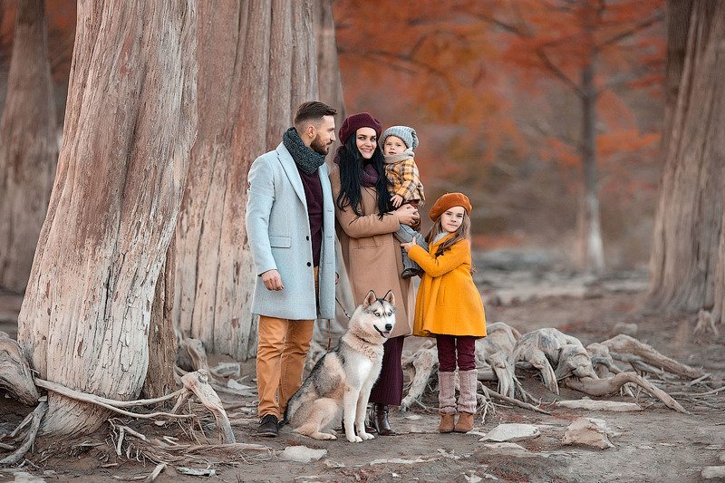 фотограф, зеркальный фотоаппарат canon mark iii, фотопрогулка, осень, закат, кипарисы, семейная фотосессия, семейный фотограф, мама и папа, красота, любовь, счастье, радость, дети на фото, семейная фотография, озеро, восторг Осень в Суккоphoto preview