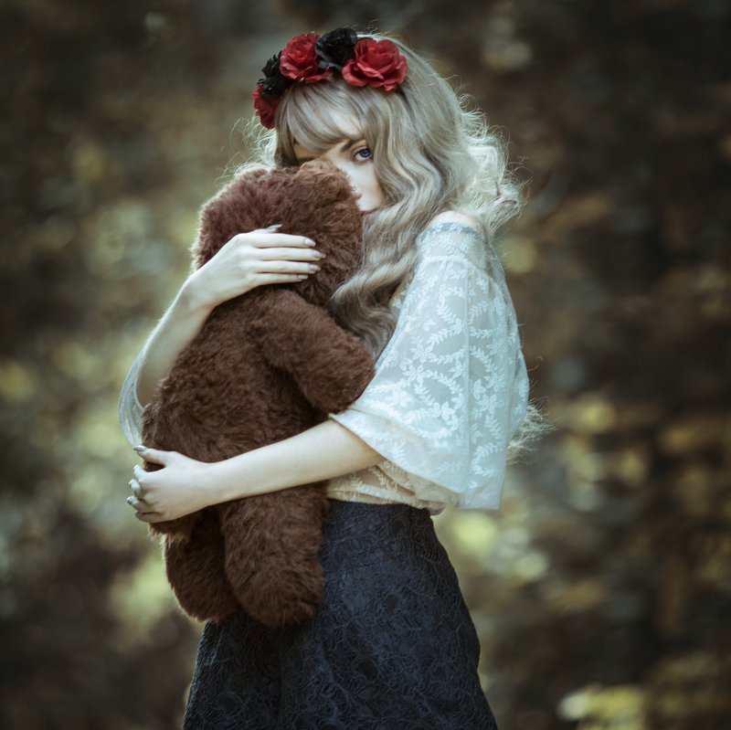 девушка, игрушка, кукла, плюшевый мишка,детство В каждом взросломphoto preview