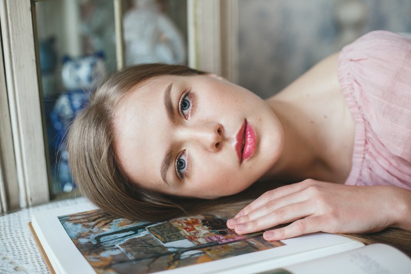 портрет женский портрет  photo preview