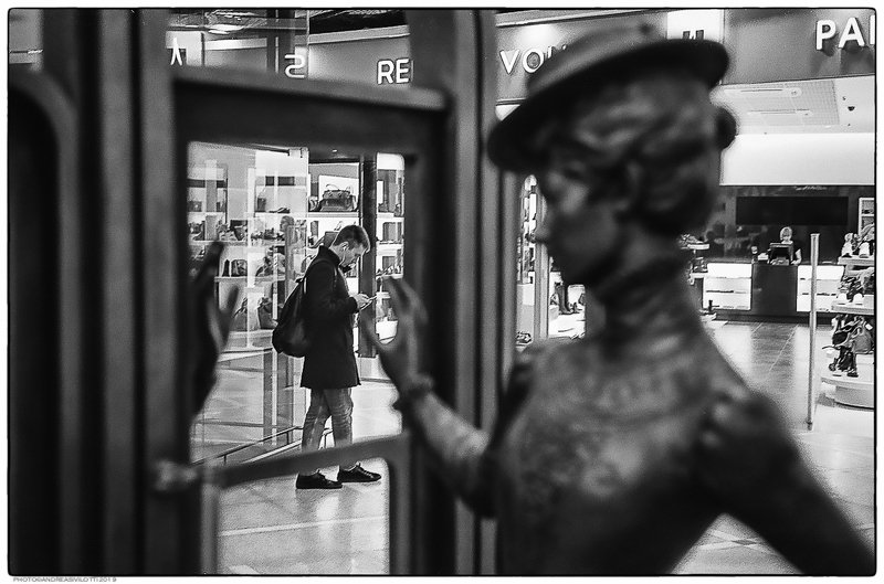 Photo Street B/W City Leica TMax In giro per Ekaterinburgphoto preview