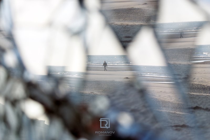 Люди, Город, Пригород, улица, размытие, Час Пик, мужчина, человек, движение, день, стекло, осколок, небо, зеркало, сломанный, Дюнкерк, Франция, горизонт, пляж, море North Sea shards - Осколки Северного моряphoto preview