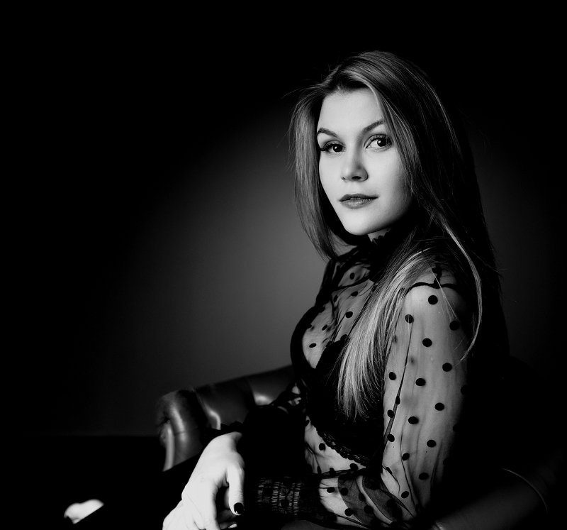девушка,портрет,студия bw portraitphoto preview
