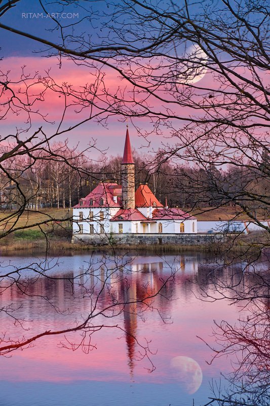 gatchina, petersburg, saint-petersburg, priory, palace, sunset, moon, lake, russia, ritam, melgunov, гатчина, приорат, закат, луна, петербург, питер, санкт-петербург, ритам, мельгунов, россия, стихи, поэзия, фото Приорат - лунная сказка / The Priory Palace - A Moon Fairytalephoto preview