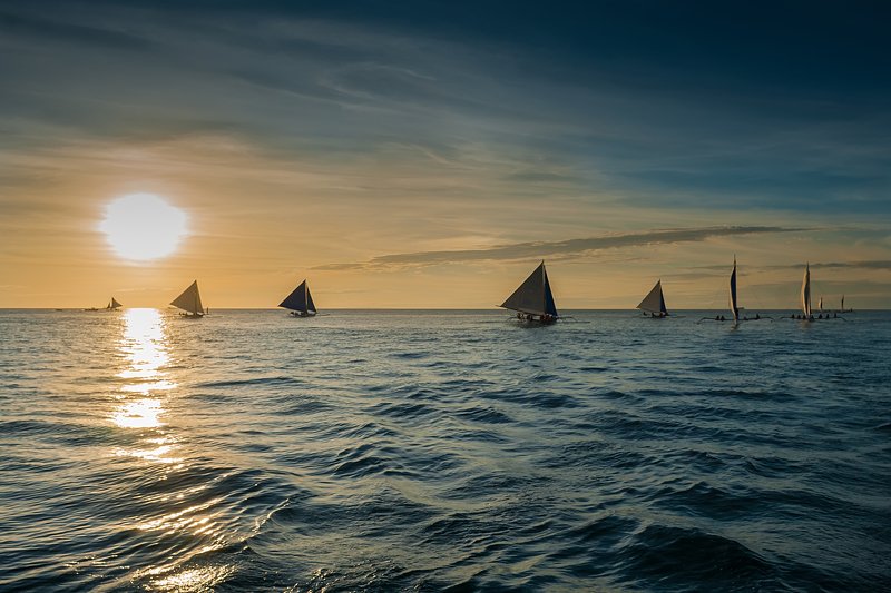 #пейзаж #путешествия #море #отдых #красивый пляж #закат #паруса Провожая солнце.photo preview