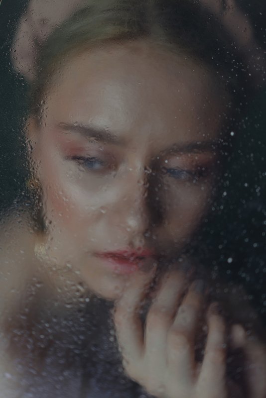 Water on the windowphoto preview