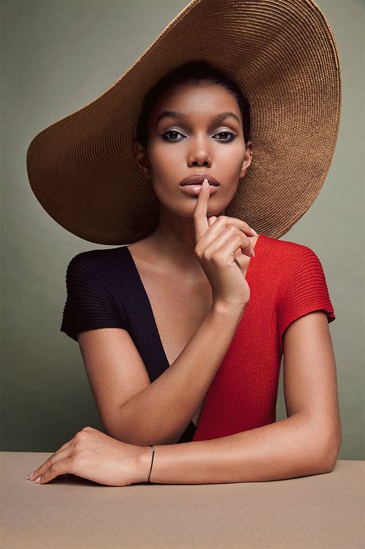 женский портрет, фэшн, pretty woman, fashion, adult, lips, portrait, girl, attractive, pretty, model, hair, beautiful, natural, female, smile, beauty, studio, lady, elegance, glamour Эленаphoto preview