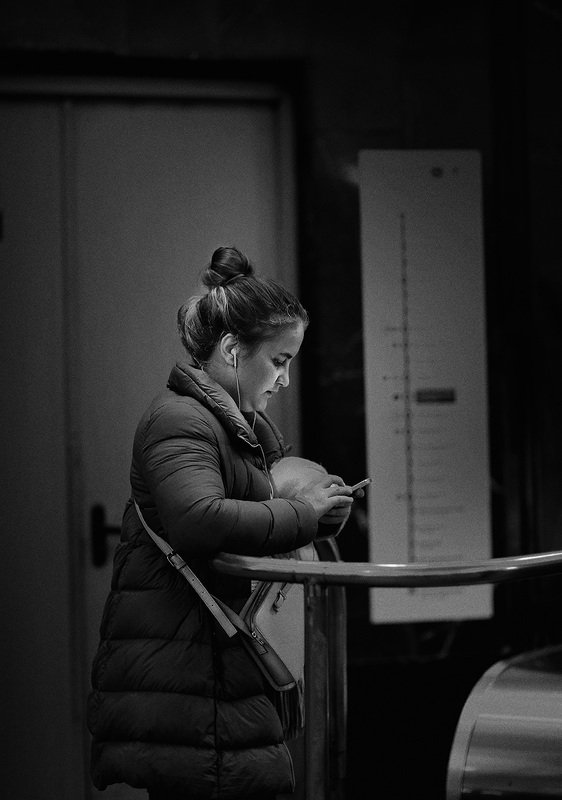 В метро фото превью