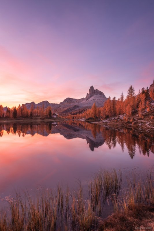 италия доломиты альпы горы озеро рассвет dolomites italy mountains lake water Сумасшедший рассвет в Доломитахphoto preview