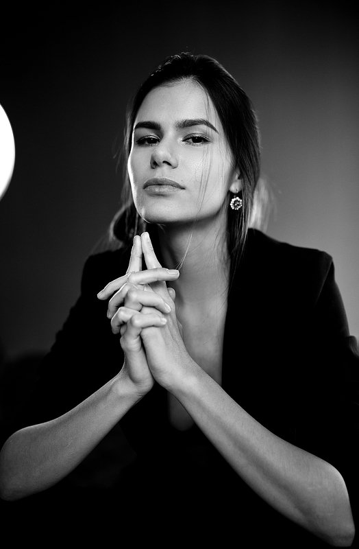 девушка,портрет,студия Чёрно-белый портретphoto preview