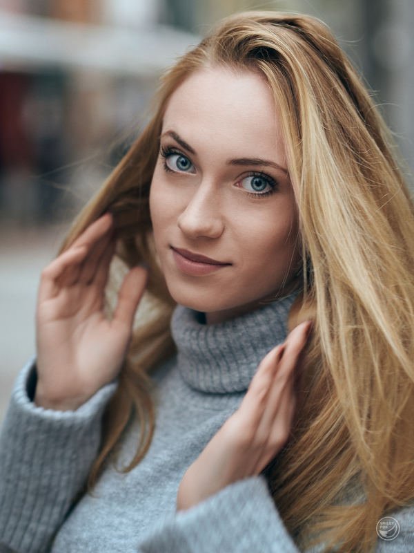 Девчонкаphoto preview