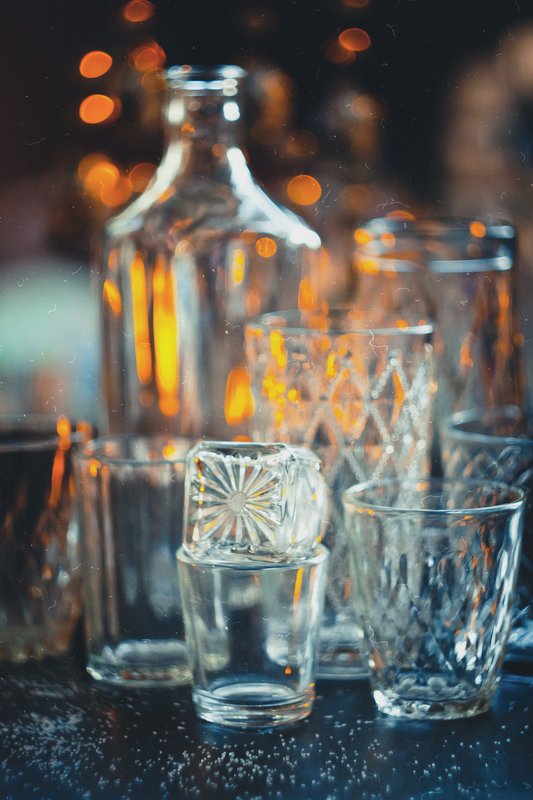 натюрморт, боке, прозрачный, закат, солнце, бутылка, стакан, стекло, красивый, прозрачный, блики, still life Стеклянныйphoto preview