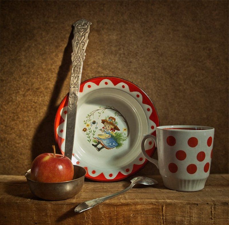 С мисочкой, найденной в кладовкеphoto preview