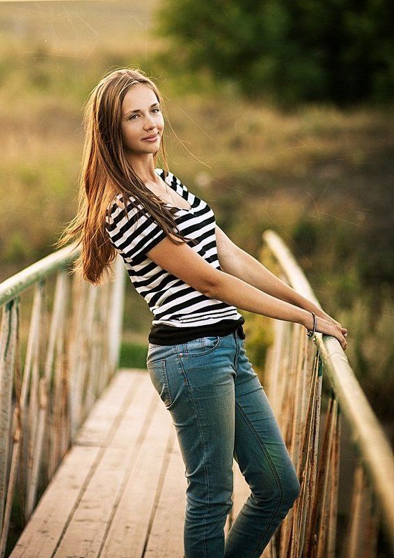 девушка, мост, портрет, жанр Виолеттаphoto preview