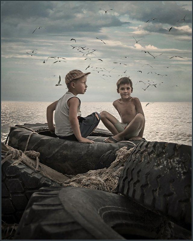 Вовка и Егор на заброшенной пристане ...photo preview