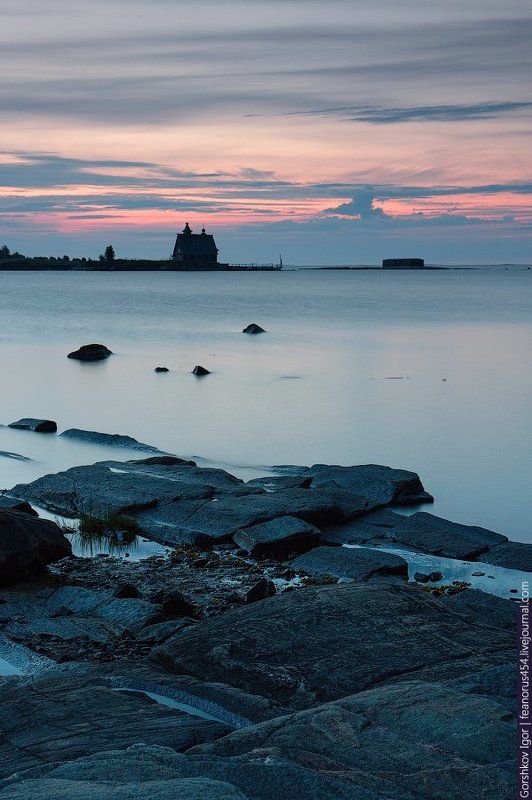 белое,море,кемь,рабочеостровск,ночь,камни,церковь,лето Летняя ночь на берегу Белого моряphoto preview