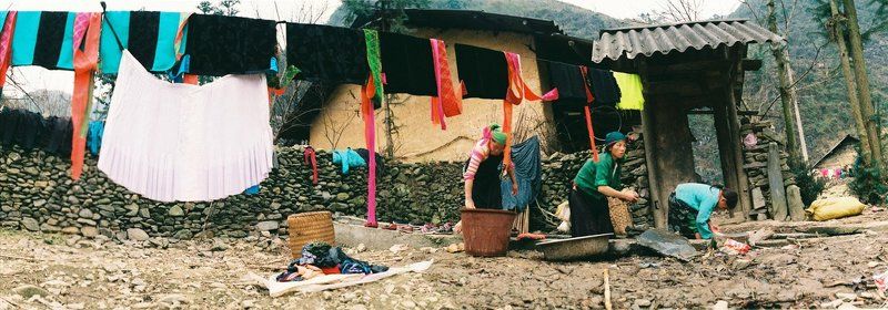 Hand washing & hang outphoto preview