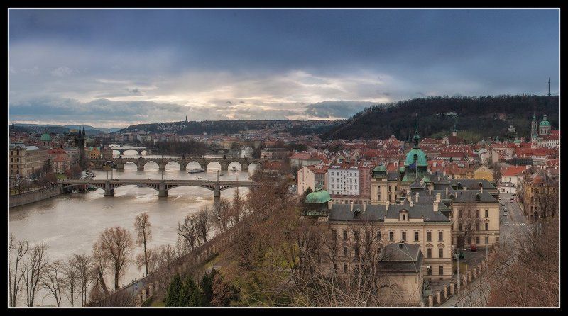 прага, praha про першпективу Пражских мостов, Градчаны и Влтаву...photo preview