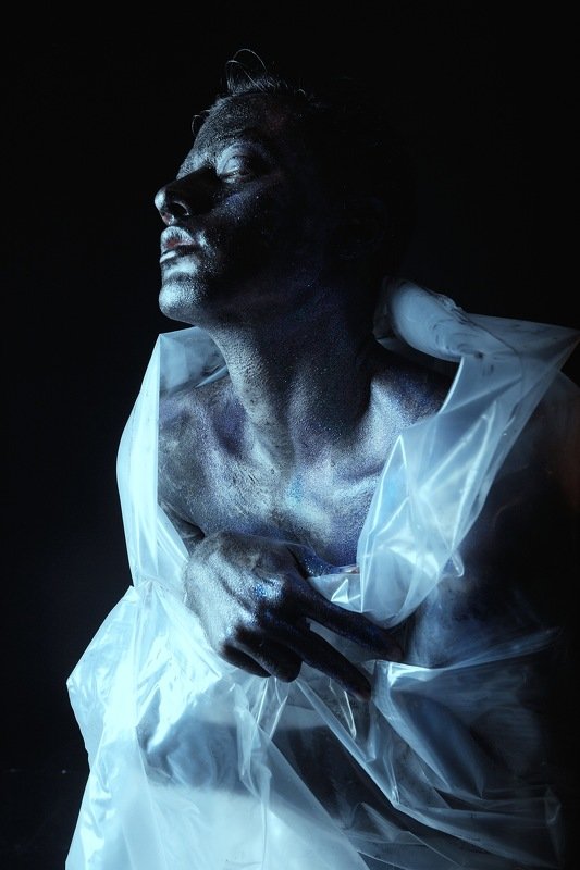 Мужская съемка, Космос, космическая съемка, space, surrealism, сюрреализм, сюрреалистичная фотография, идеи для фотосессии, необычные фотографии, fashion editorial Space birthphoto preview