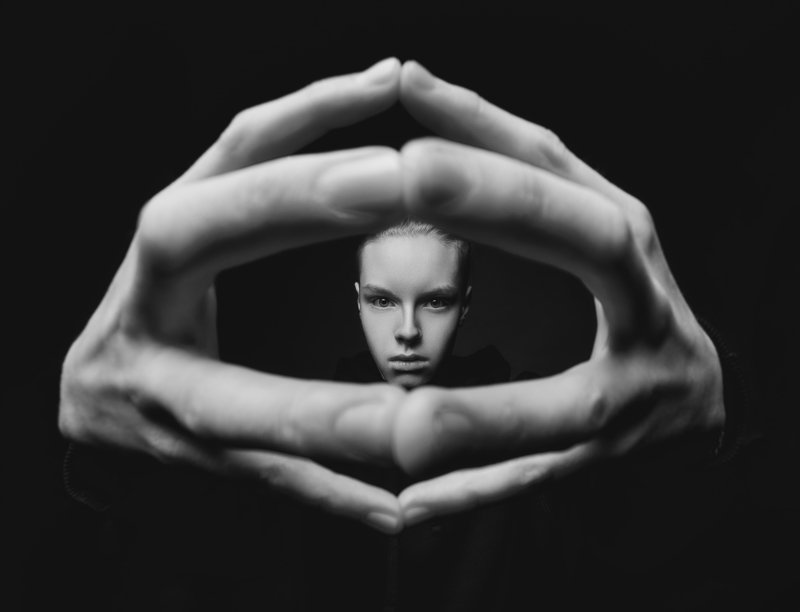 руки. art. boy. Сквозь пальцыphoto preview