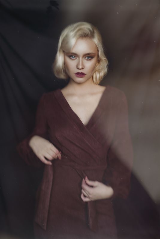 Retro Blondephoto preview