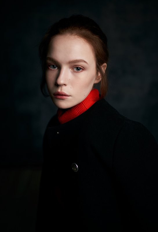 portrait, girl, dark, black, eyes, lips, studio, low key Аняphoto preview