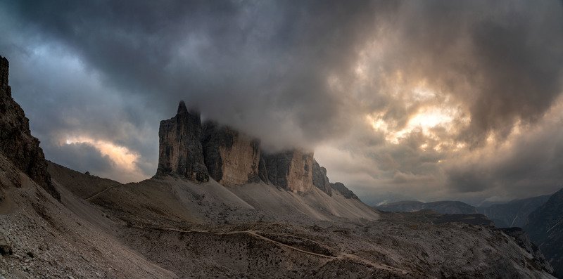 Между двух стихийphoto preview