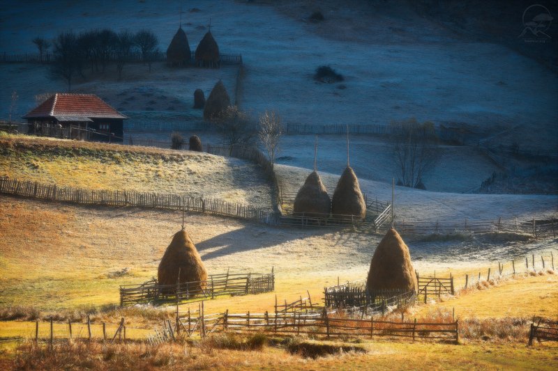 пейзаж, горы, долина, хутор, пастораль, осень, румыния, карпаты Противоположностиphoto preview