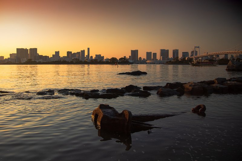 город, вечер, япония, токио, закат, осень, путешествие, архитектура, парк, мост, залив Теплый вечер на Одайбаphoto preview